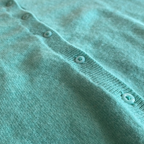 Lord & Taylor 100% Cashmere Turquoise Crewneck Cardigan - Picture 6 of 6